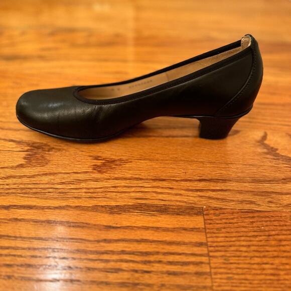 SAS Women’s 8N Narrow Milano Leather Black Slip-On Pump Block Heel Shoe Comfort - Picture 4 of 13